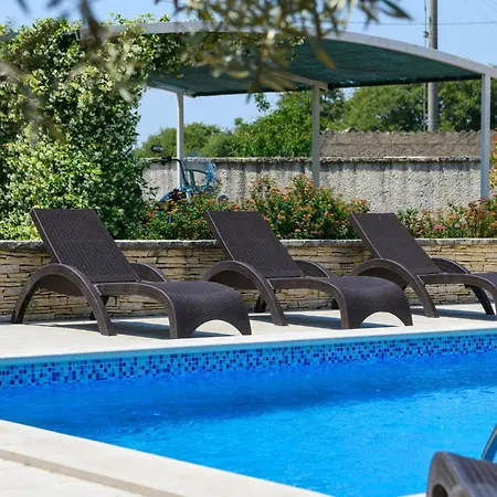 Stunning Home In Valtura * Valtura