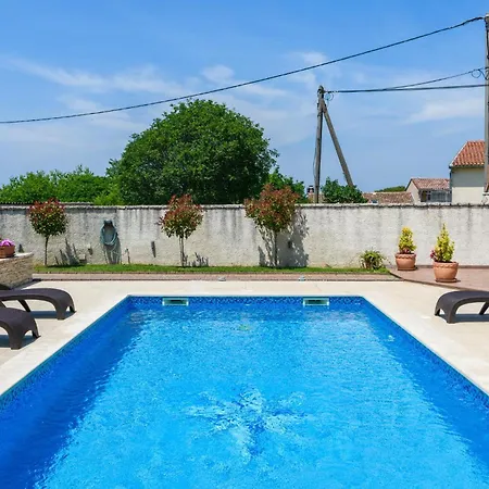 Stunning Home In Valtura Vakantiehuis Valtura