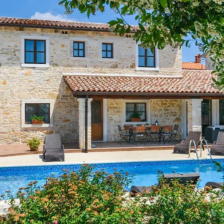 Stunning Home In Valtura *